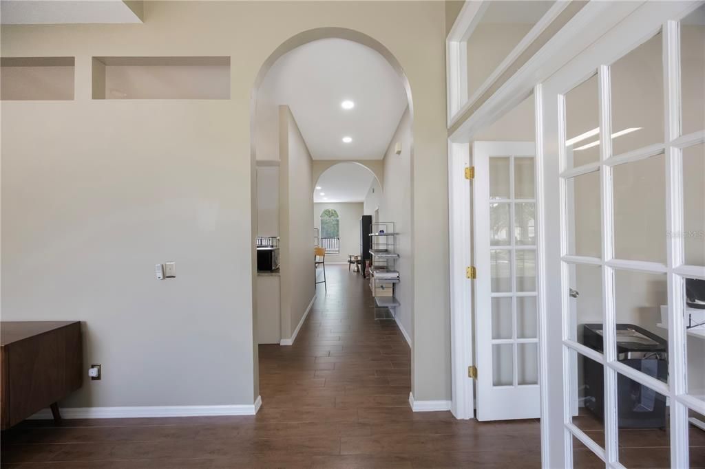 Interior, Recessed Lighting, Wood Texture Flooring