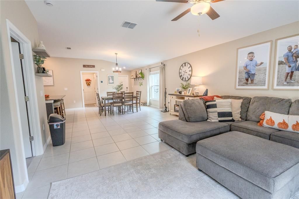 Dining room, Interior, Living room, Pendant Lights
