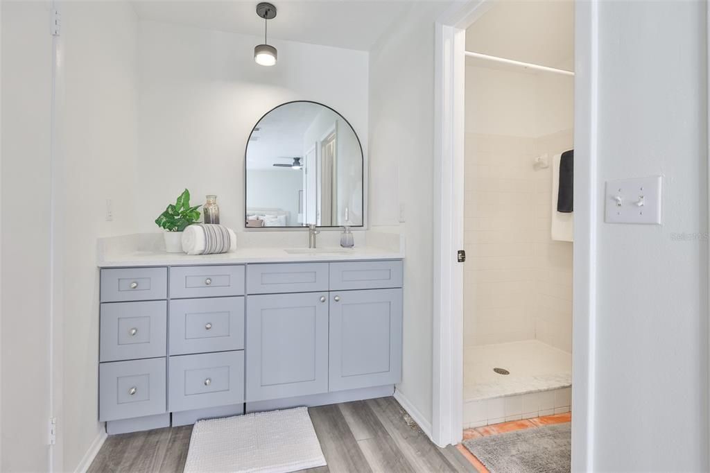 Bathroom, Interior, Pendant Lights, Wood Texture Flooring