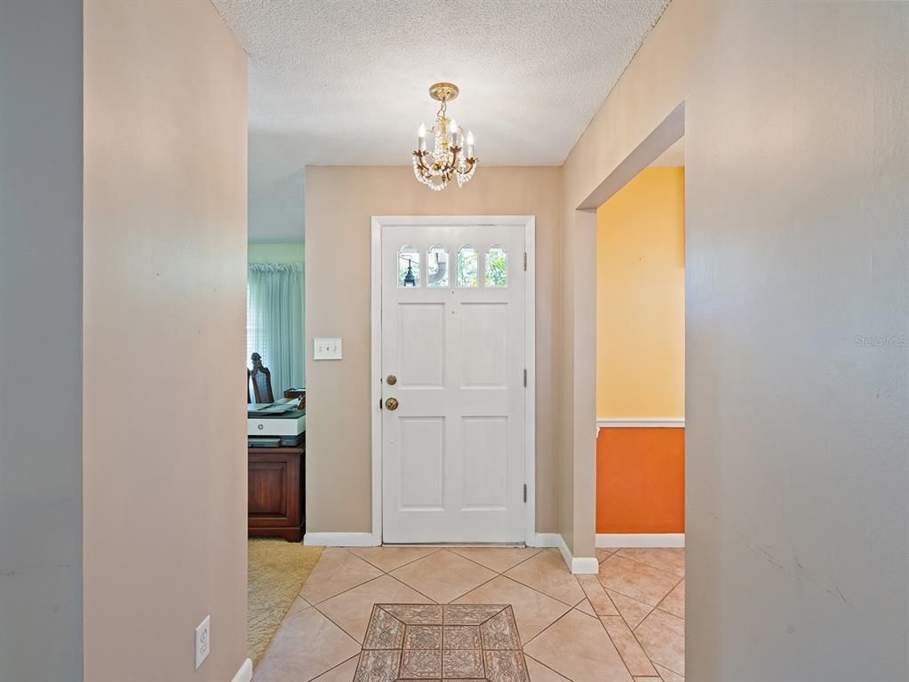 Chandelier, Interior