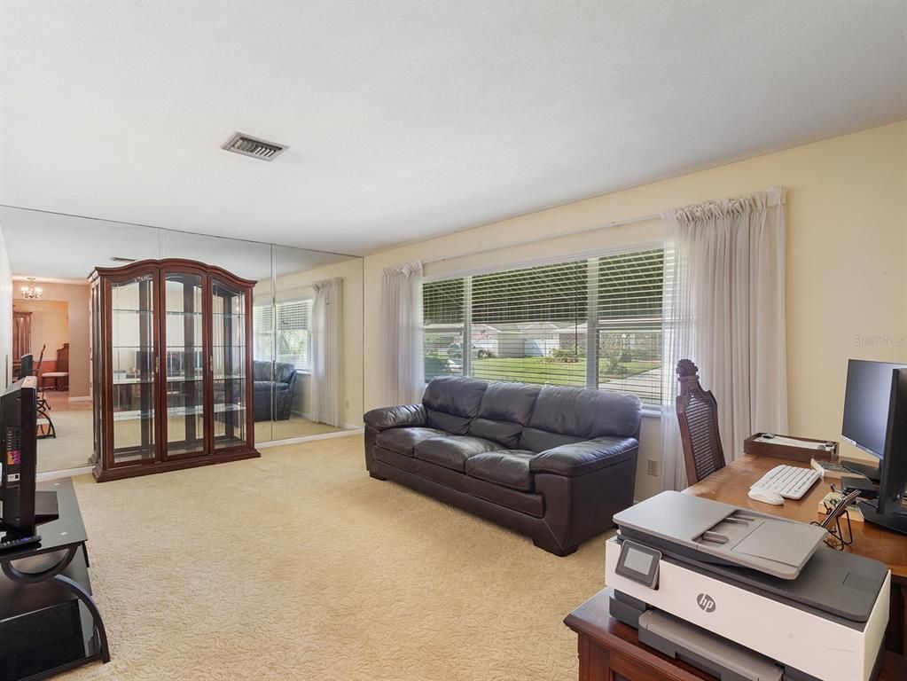 Home Office, Interior