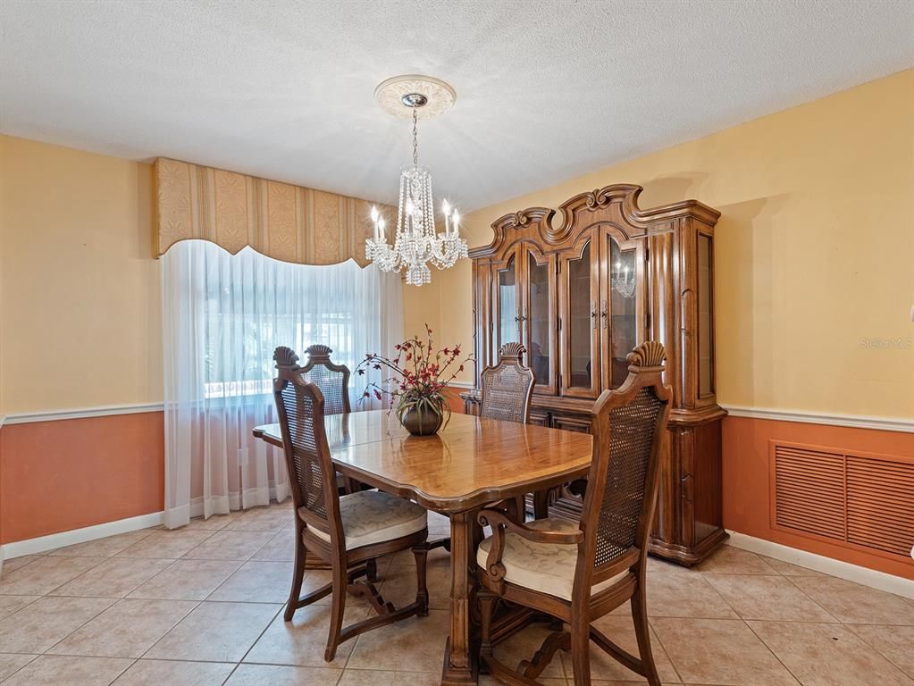 Chandelier, Dining room, Interior