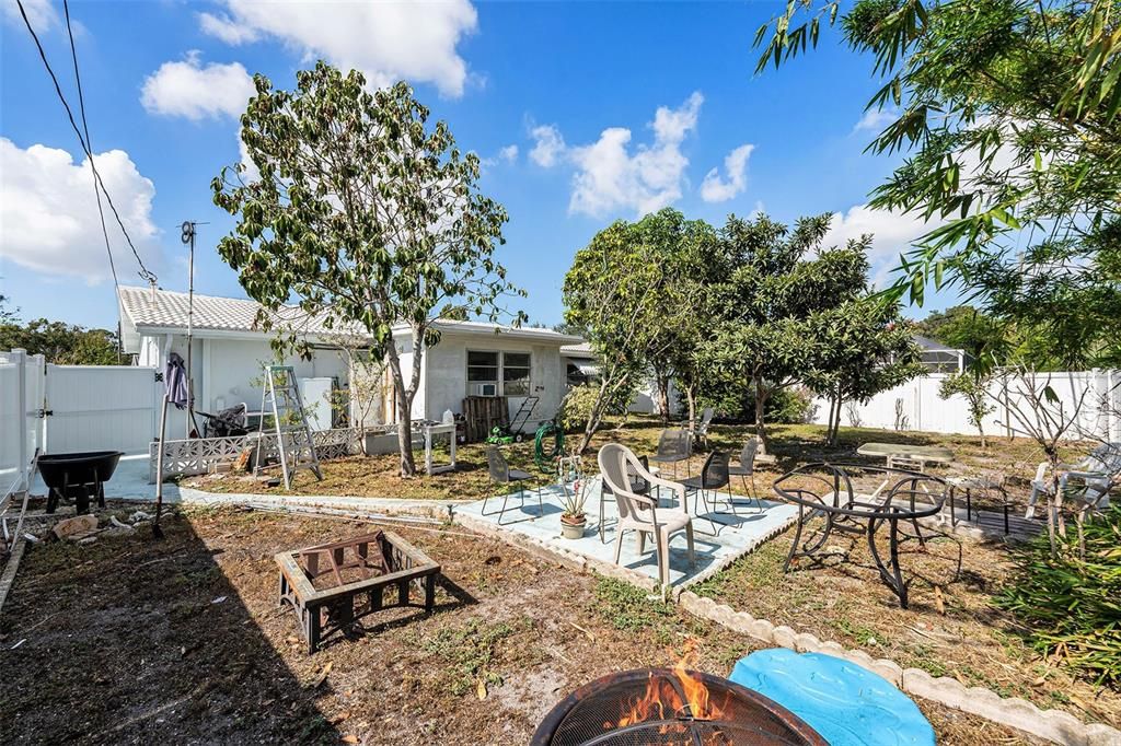Backyard, Exterior
