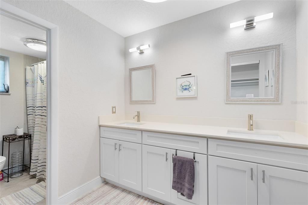 Bathroom, Dual Sink Vanities, Interior