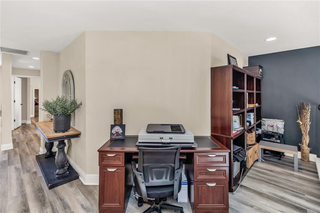 Home Office, Interior, Recessed Lighting, Wood Texture Flooring