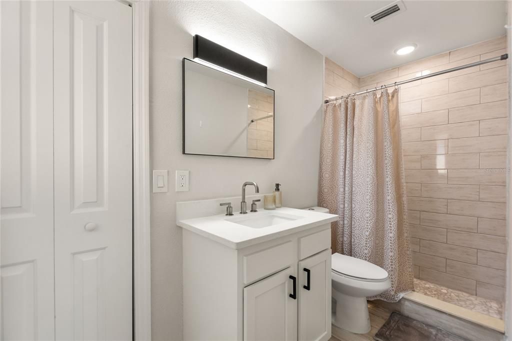Bathroom, Interior, Recessed Lighting