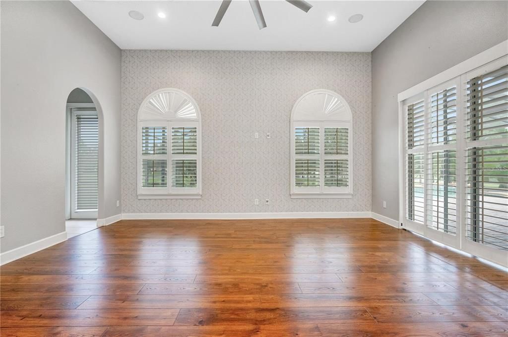 Empty room, Interior, Recessed Lighting, Wood Texture Flooring