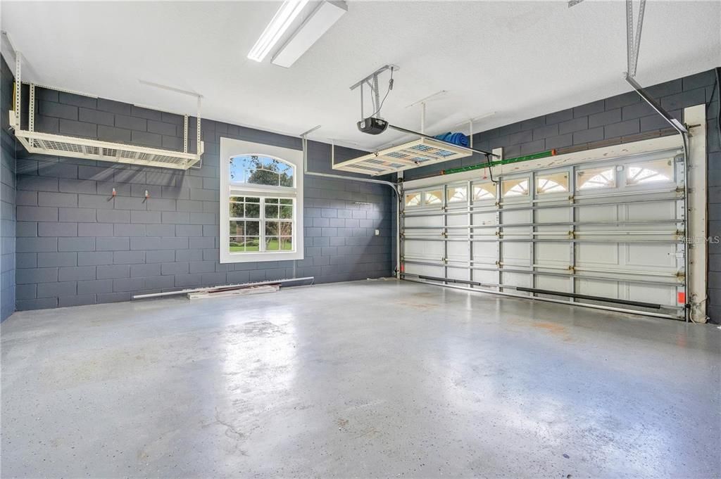 Garage, Interior