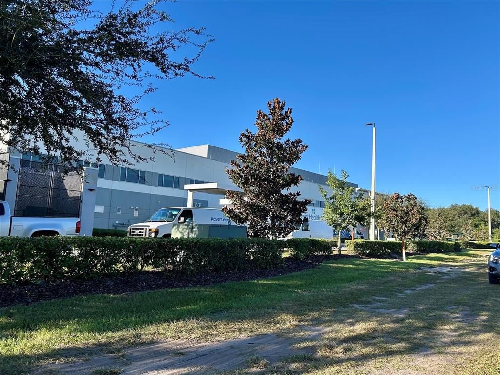 Exterior, Facade, Modern