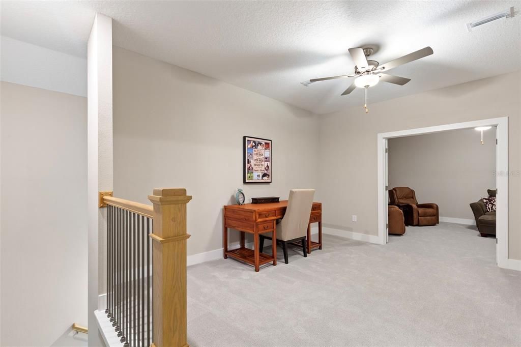 Home Office, Interior