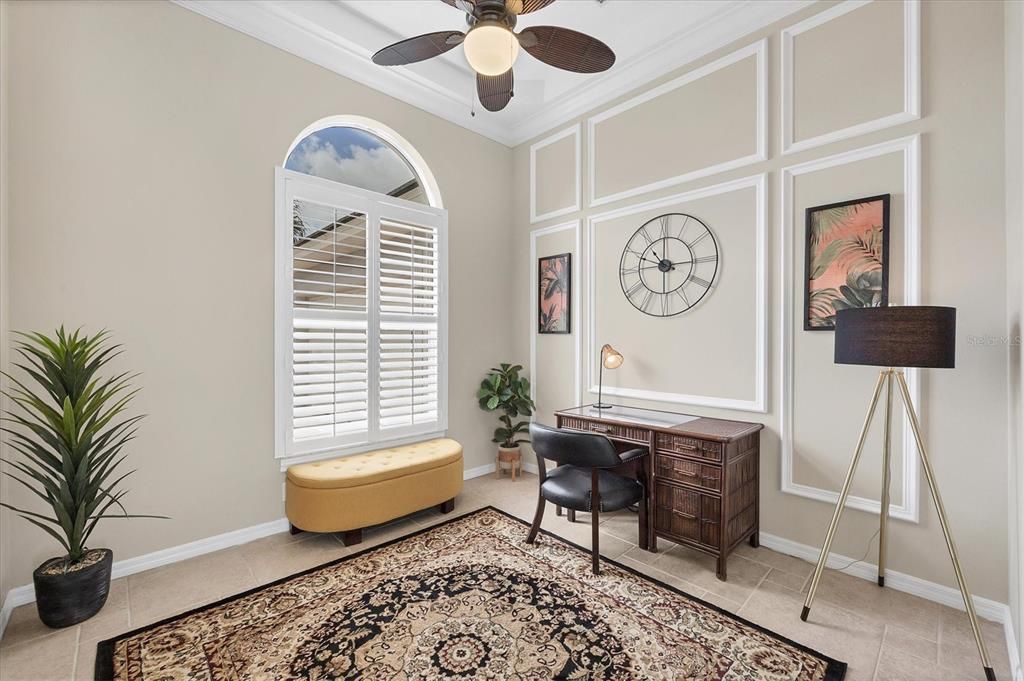 Home Office, Interior
