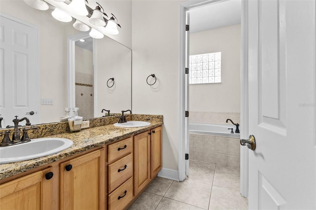 Bathroom, Dual Sink Vanities, Interior