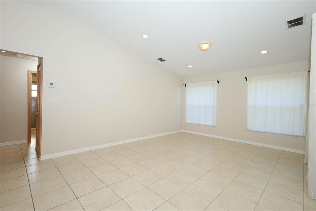 Empty room, Interior, Recessed Lighting