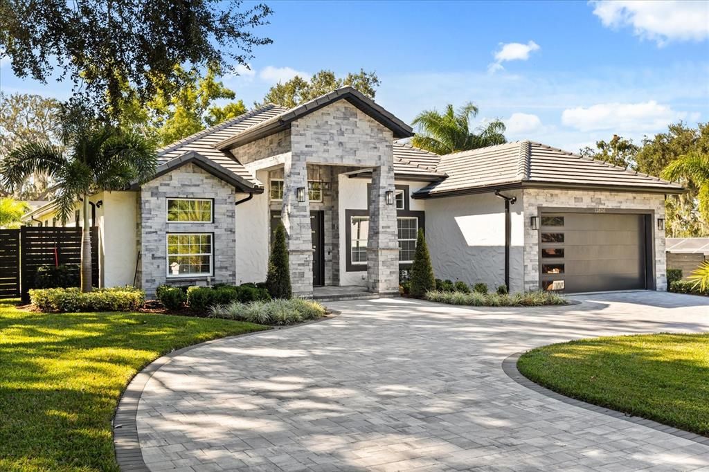 Attached, Exterior, Facade, Brick Traditional