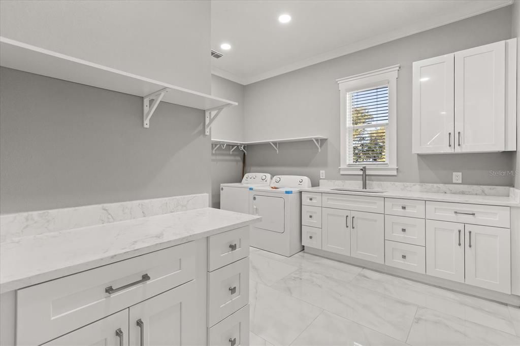 Interior, Marble, Recessed Lighting, Washer