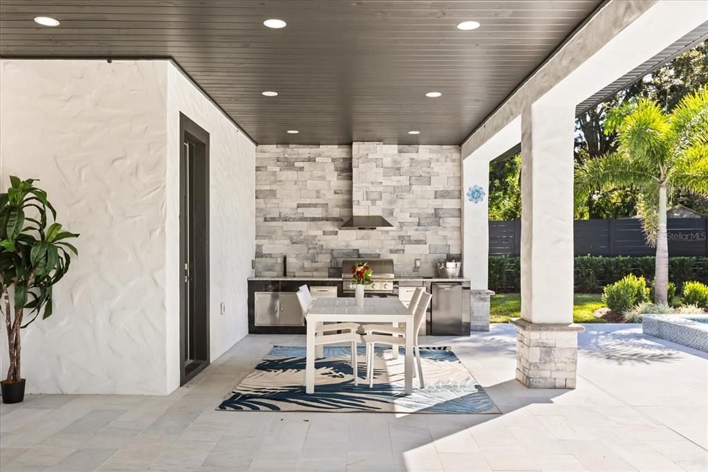 Exterior, Outdoor Kitchen