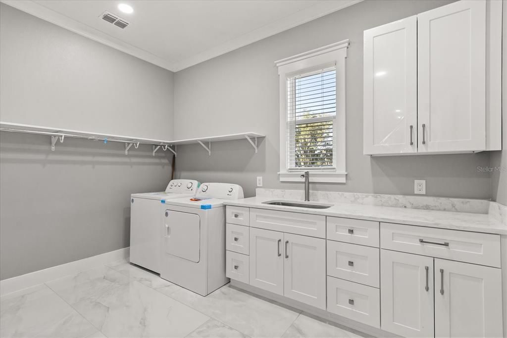 Interior, Marble, Recessed Lighting, Washer