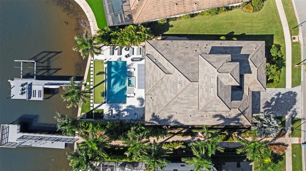 Exterior, Drone