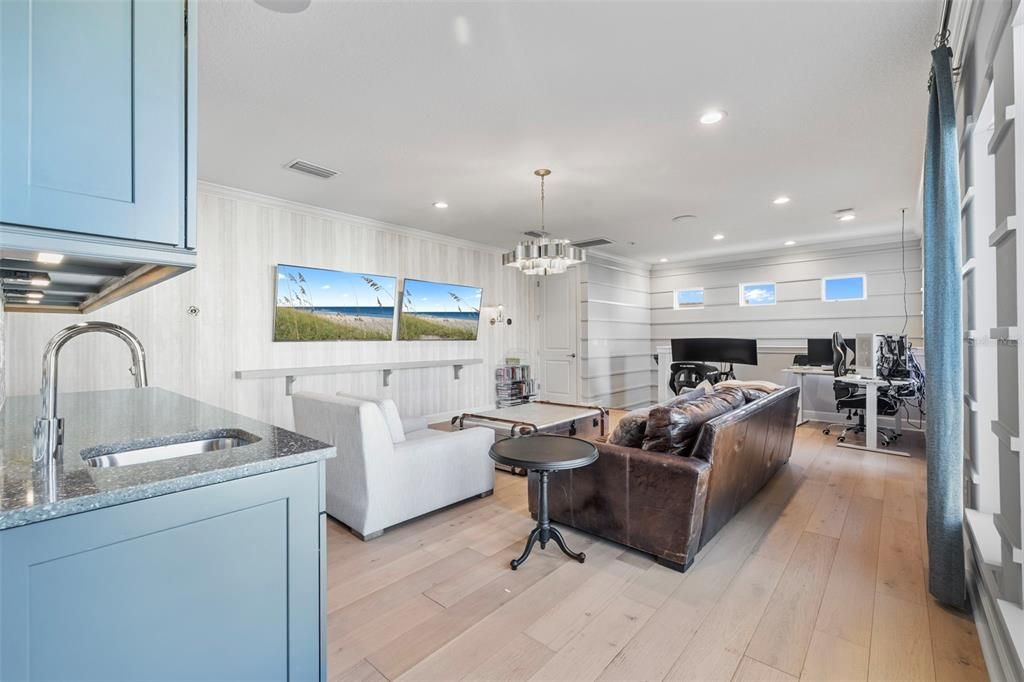Chandelier, Dining room, Interior, Living room, Pendant Lights, Recessed Lighting, Wood Texture Flooring
