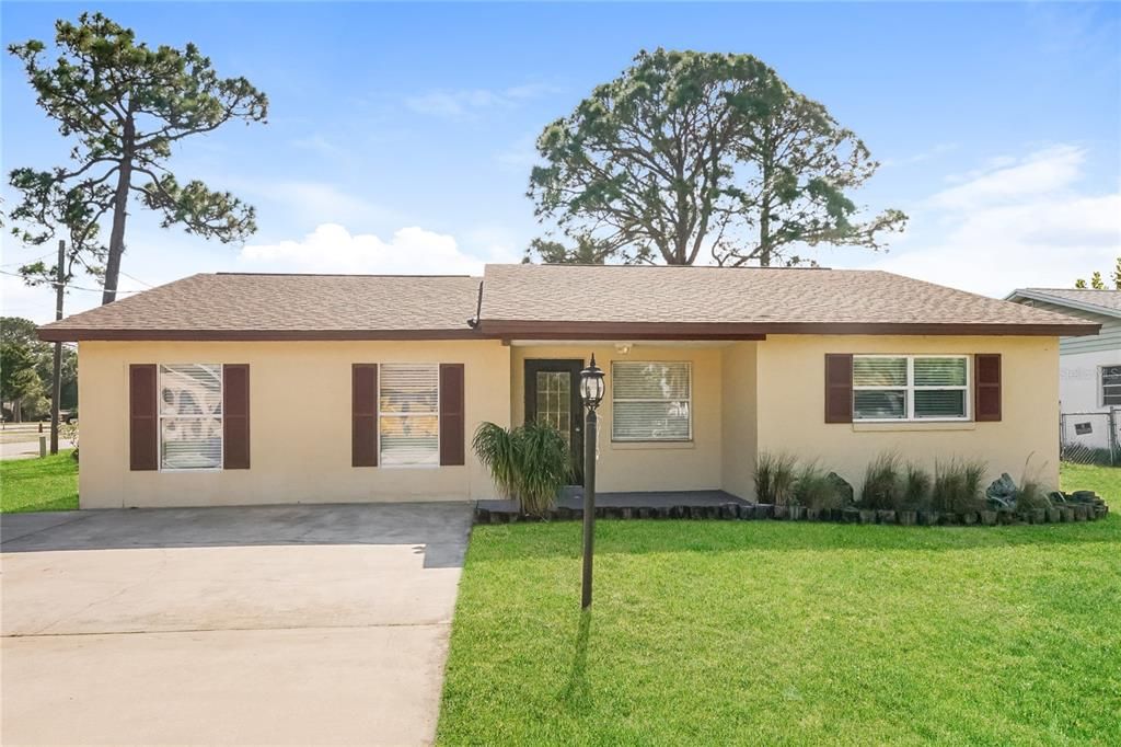 Backyard, Exterior, Facade, Ranch