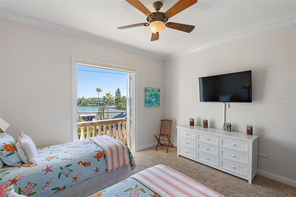 Bedroom, Interior, Water