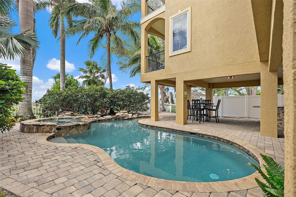 Exterior, Pool