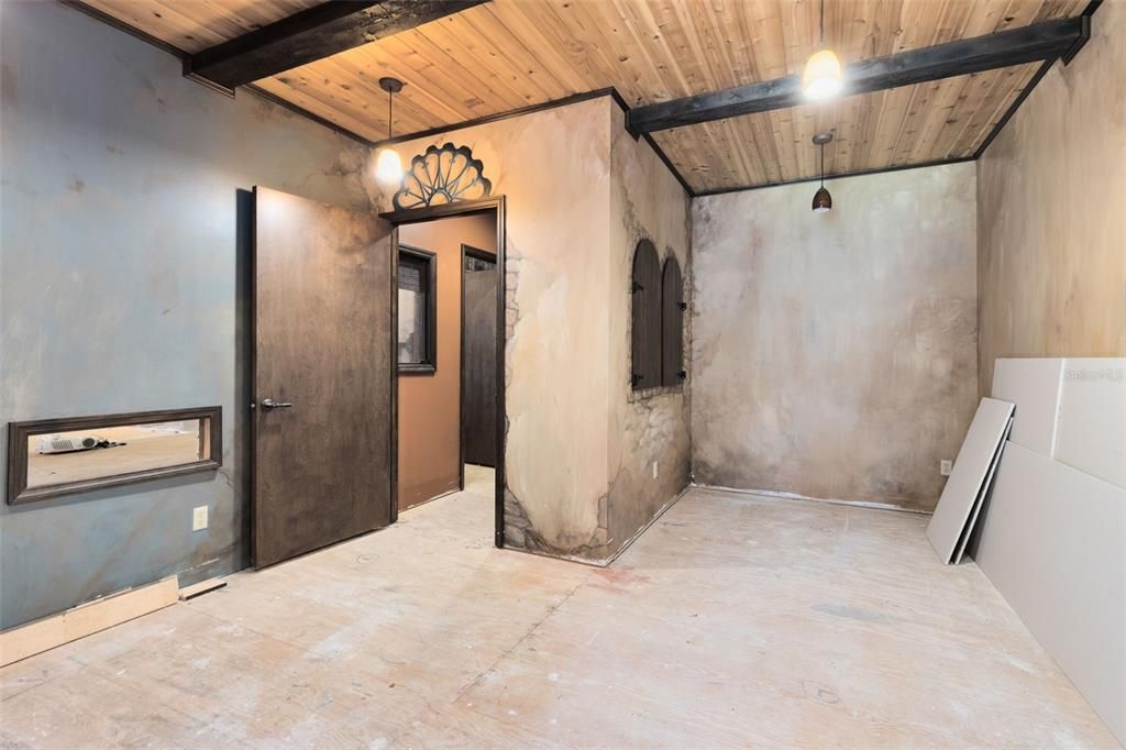 Empty room, Interior, Pendant Lights, Wooden Beams, Wooden Ceilings