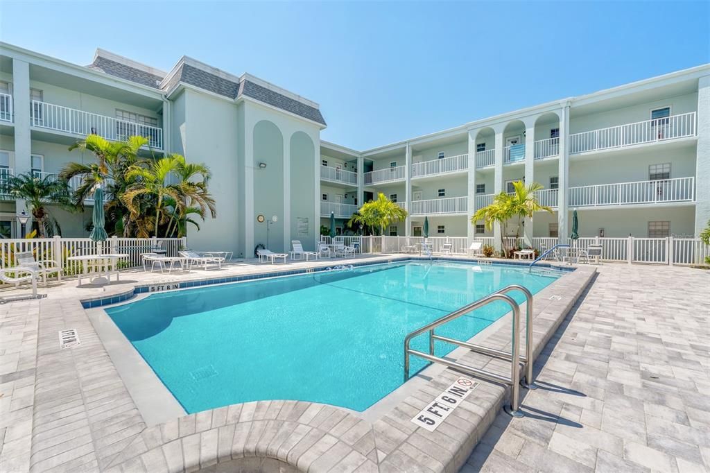 Exterior, Pool