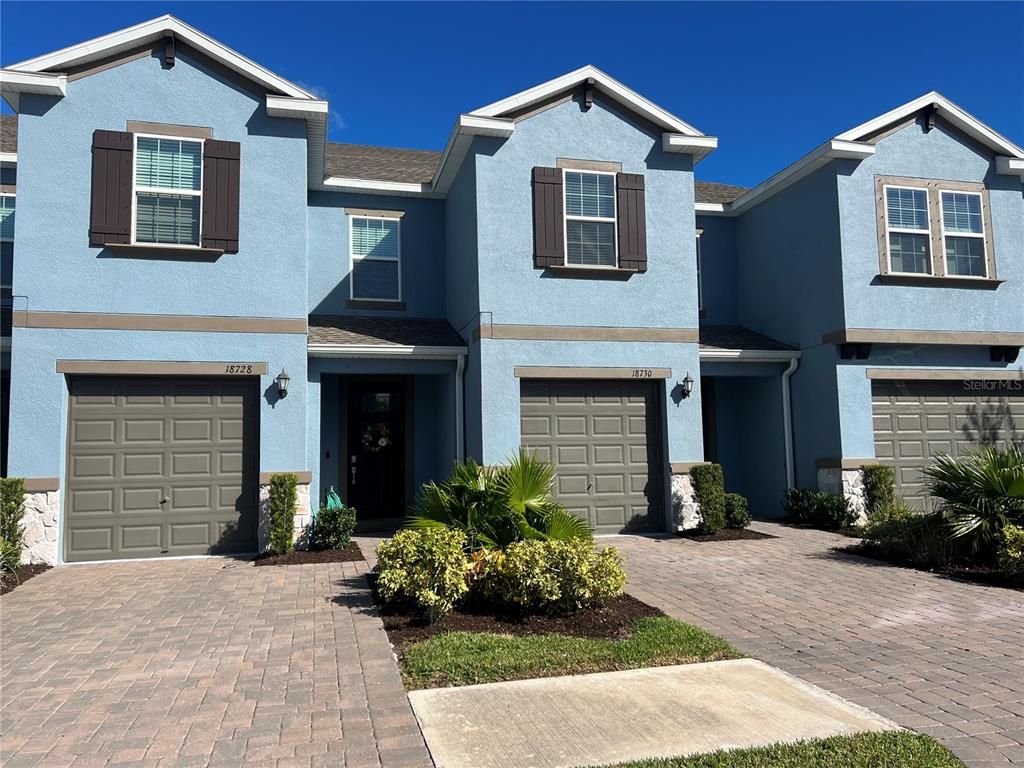 Attached, Exterior, Facade, Rowhouse