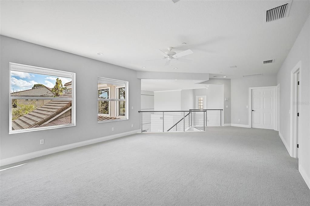Empty room, Interior, Recessed Lighting