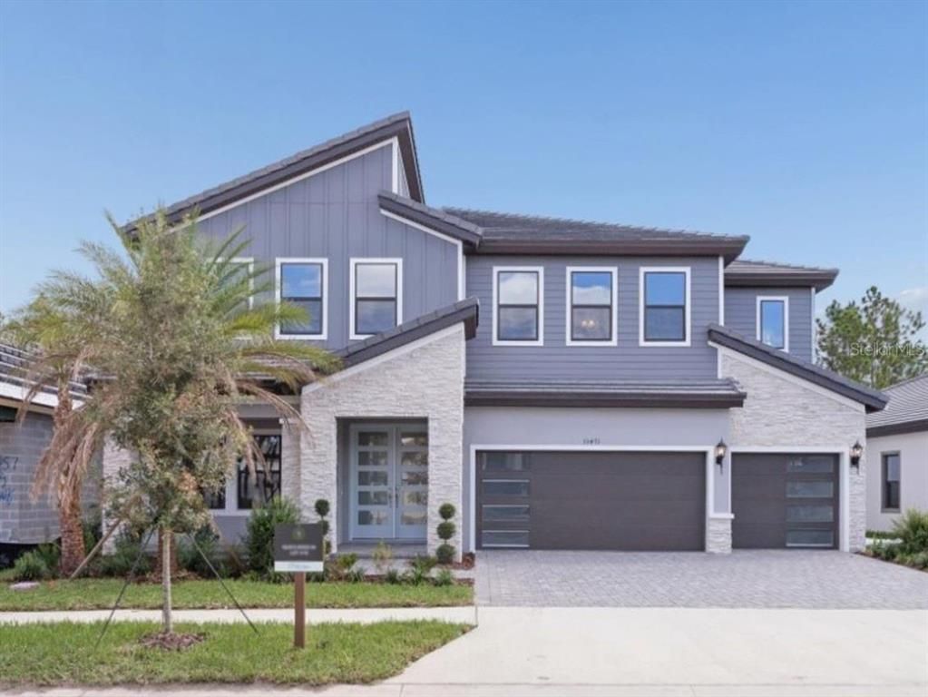 Attached, Exterior, Facade, Farmhouse