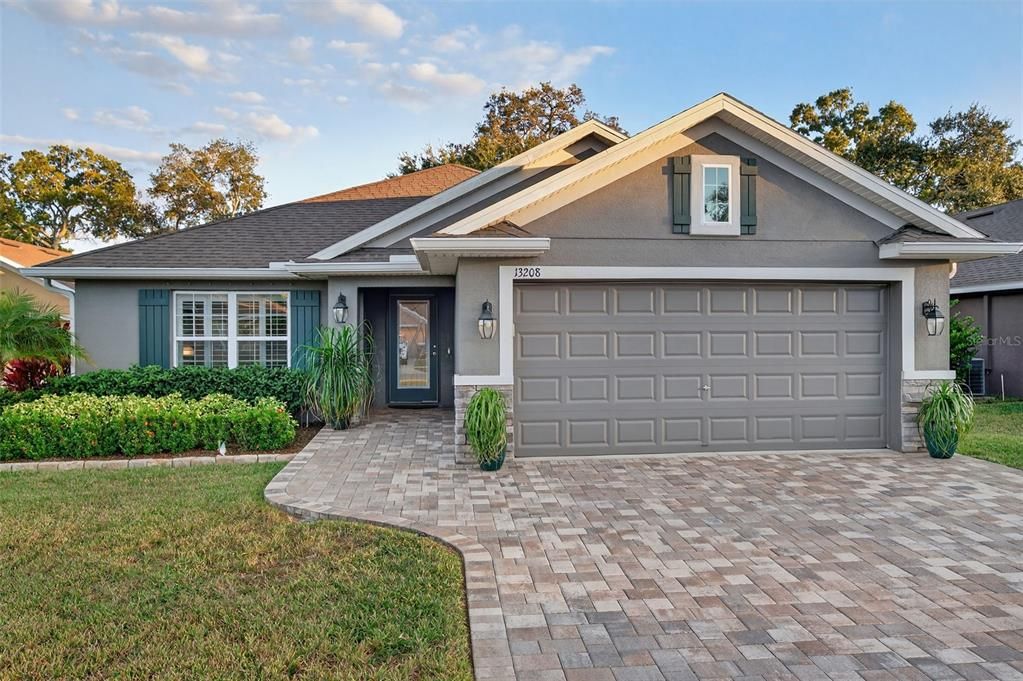 Attached, Exterior, Facade, Ranch