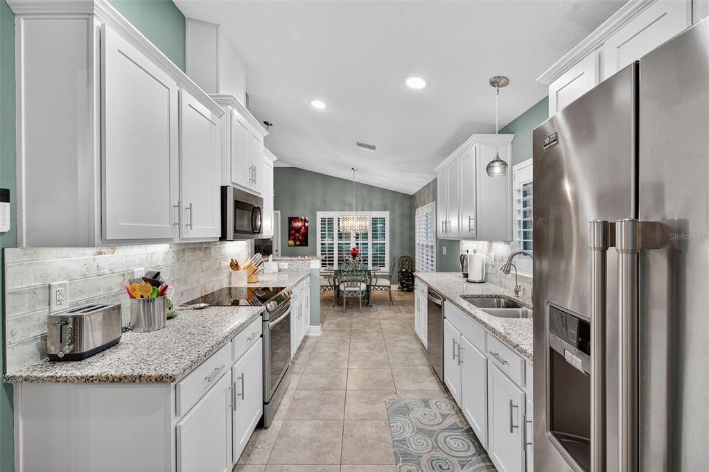 Dining room, Interior, Kitchen, Pendant Lights, Recessed Lighting, Stainless Steel Appliances