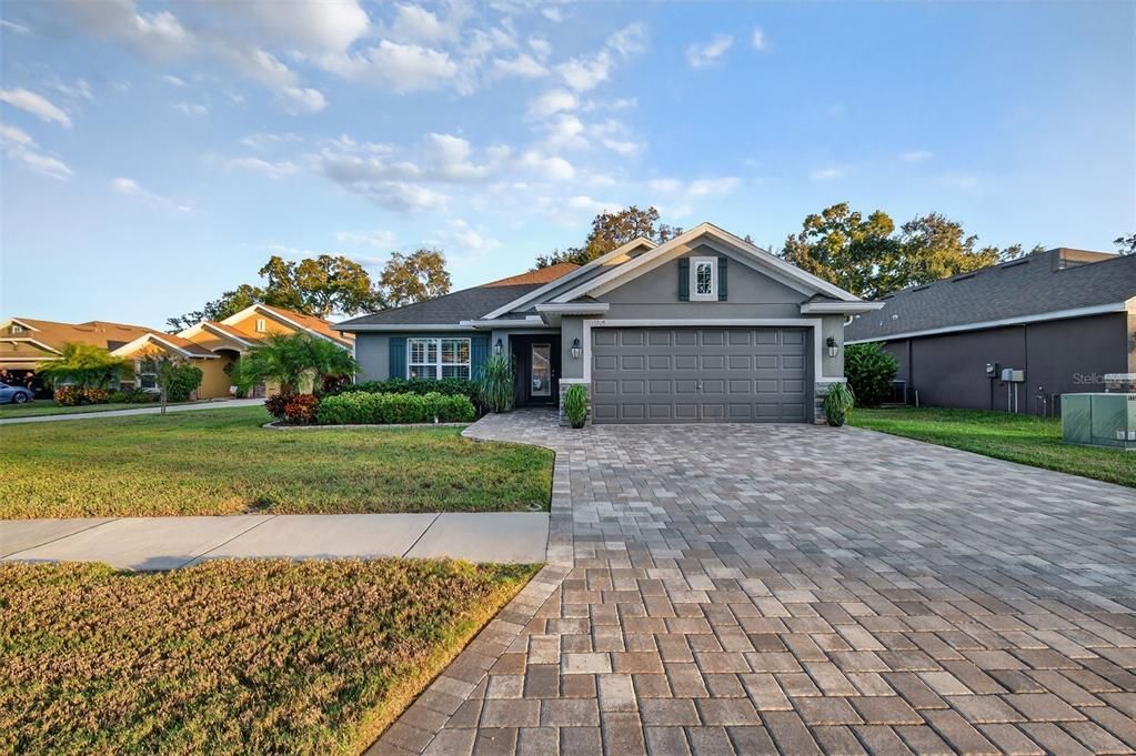 Attached, Exterior, Facade, Ranch