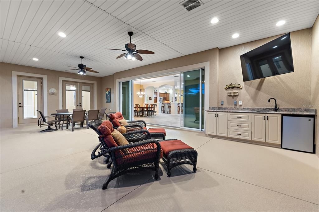 Dining room, Interior, Recessed Lighting