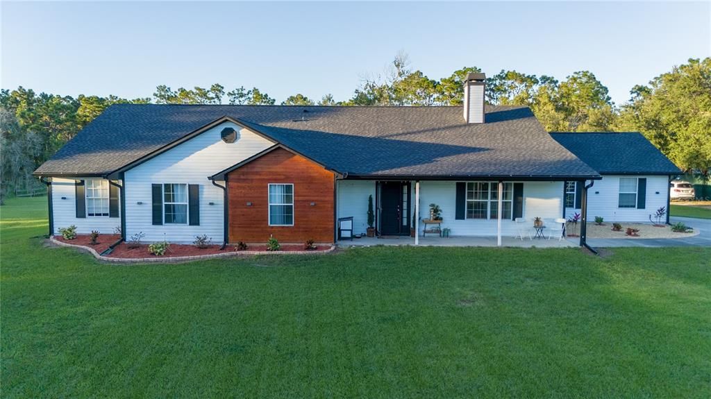 Backyard, Exterior, Facade, Ranch