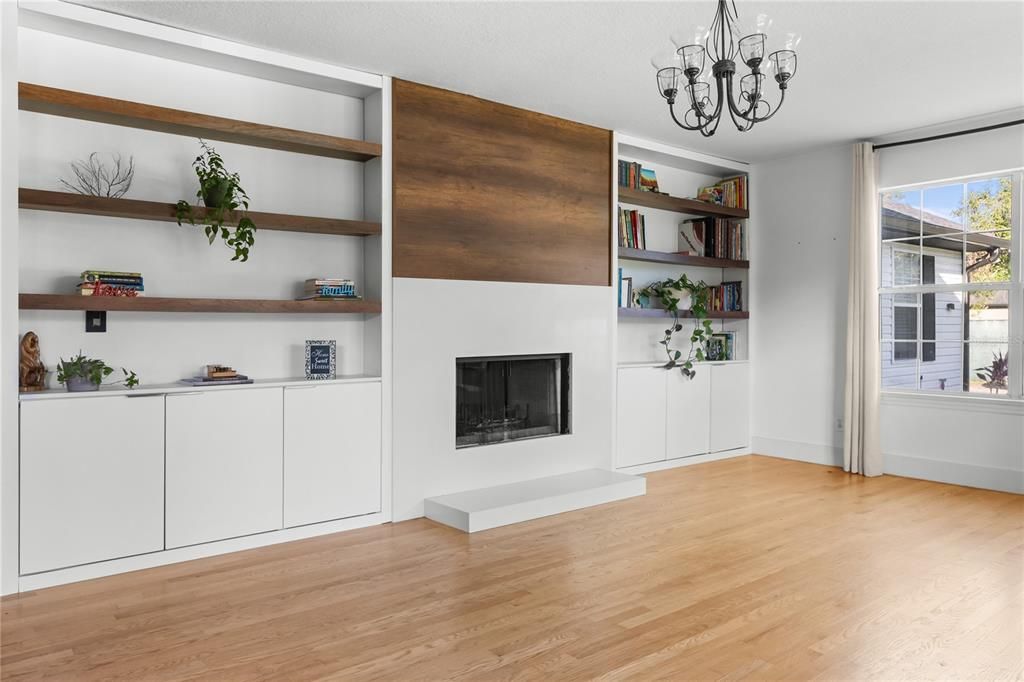 Chandelier, Fireplace, Interior, Wood Texture Flooring