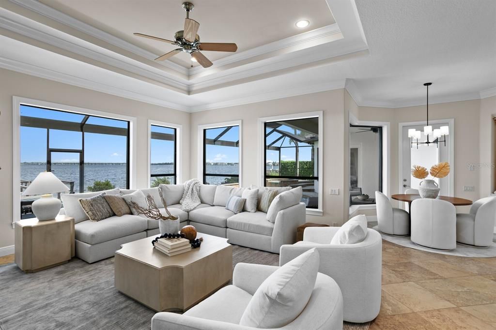 Dining room, Interior, Living room, Pendant Lights, Recessed Lighting, Water