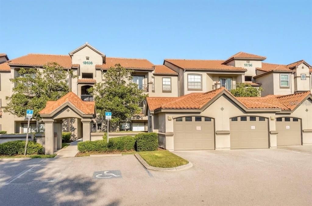 Attached, Exterior, Facade, Mediterranean