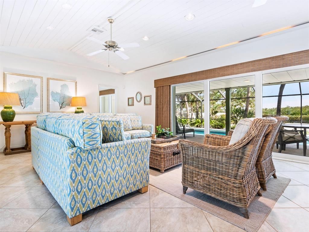 Interior, Living room, Recessed Lighting, Sun Room