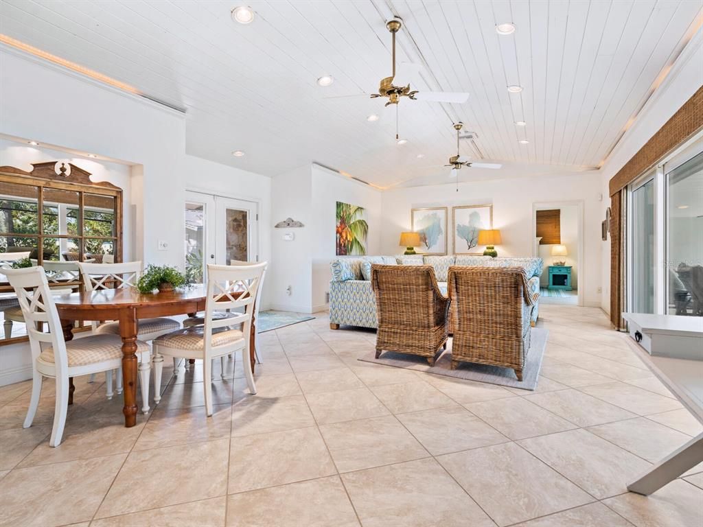 Dining room, Interior, Living room, Recessed Lighting