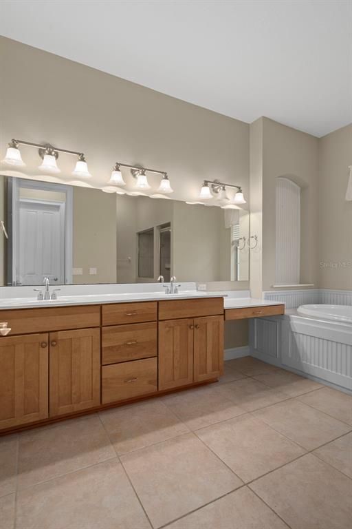 Bathroom, Dual Sink Vanities, Interior
