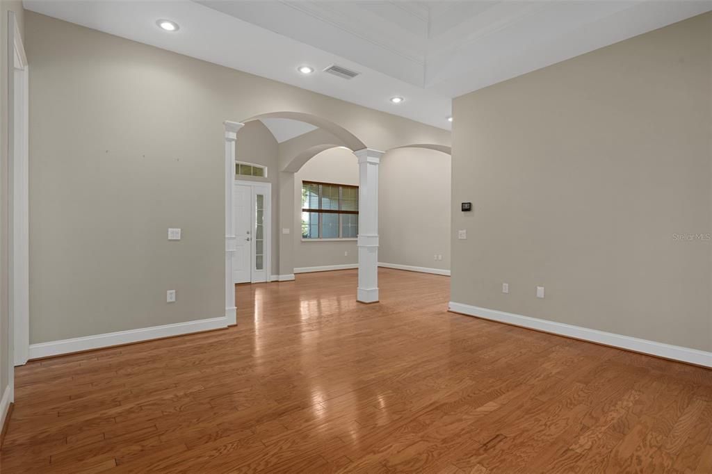 Empty room, Interior, Recessed Lighting, Wood Texture Flooring