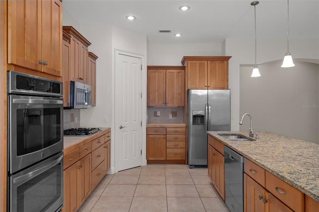 Interior, Kitchen, Pendant Lights, Recessed Lighting, Stainless Steel Appliances