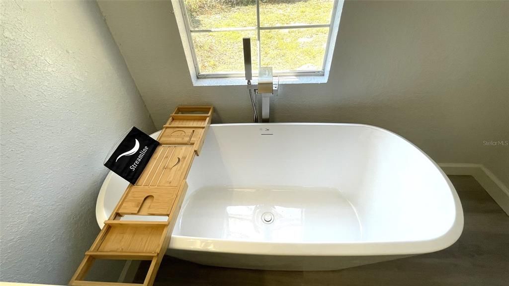 Bathroom, Free Standing Baths, Interior