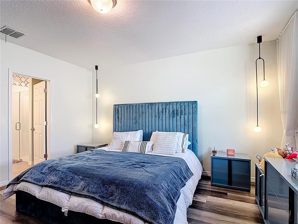 Bedroom, Interior, Pendant Lights, Wood Texture Flooring