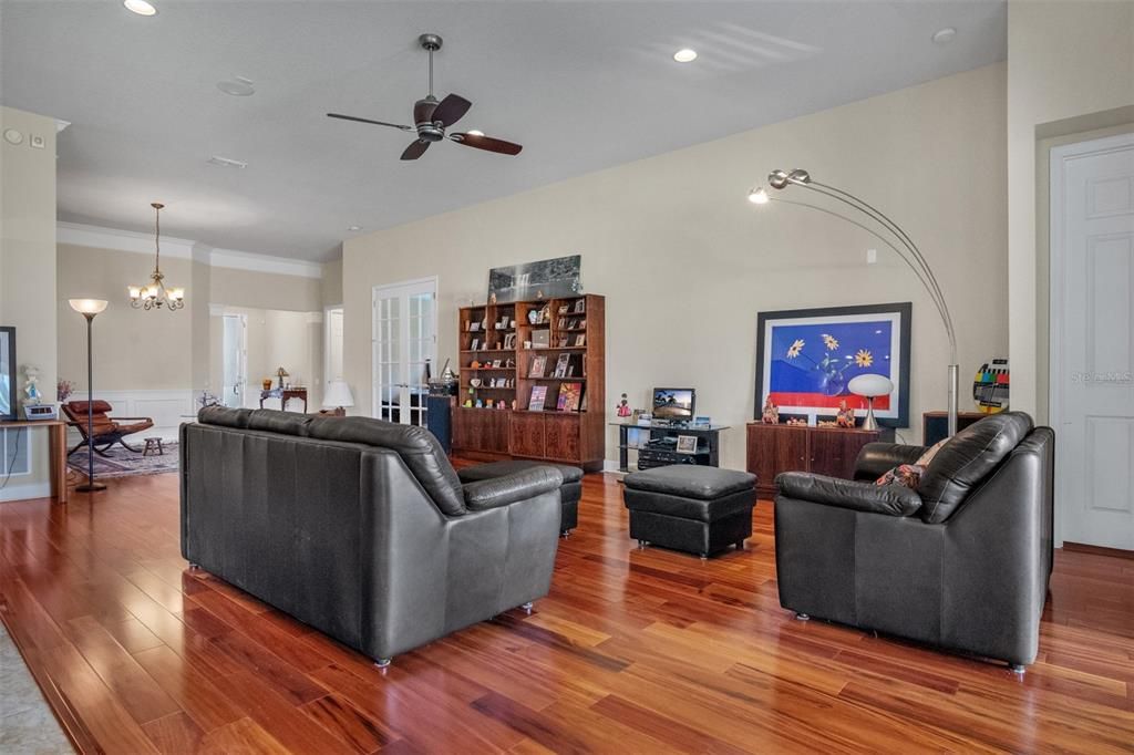Chandelier, Dining room, Interior, Living room, Recessed Lighting, Wood Texture Flooring
