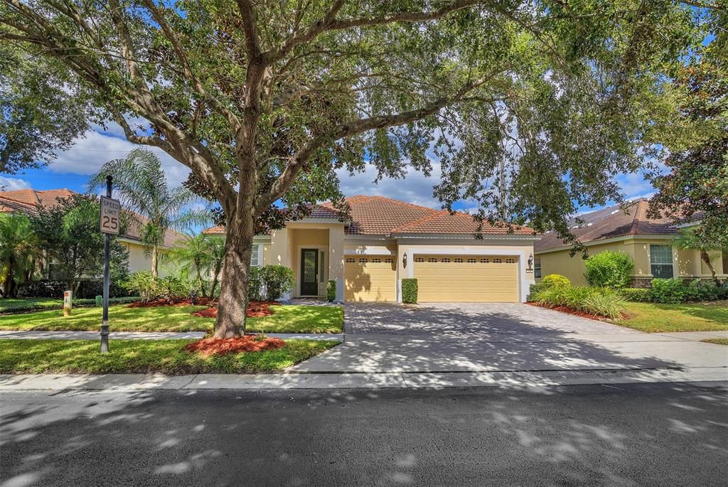 Attached, Exterior, Facade, Mediterranean