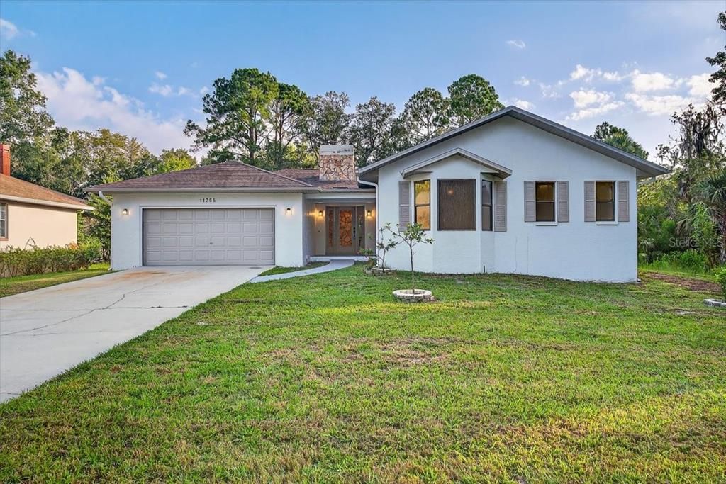 Attached, Backyard, Exterior, Facade, Ranch