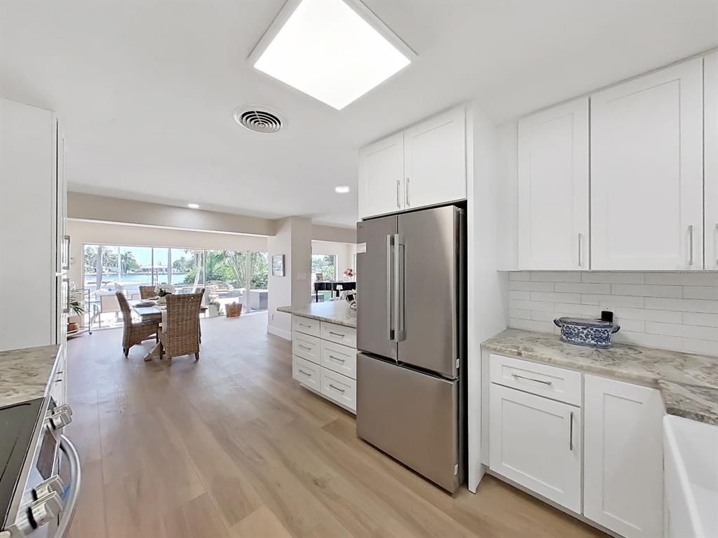 Dining room, Interior, Kitchen, Recessed Lighting, Wood Texture Flooring
